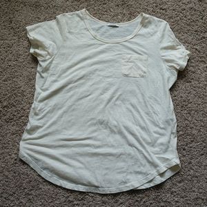 Ivory t-shirt with pocket